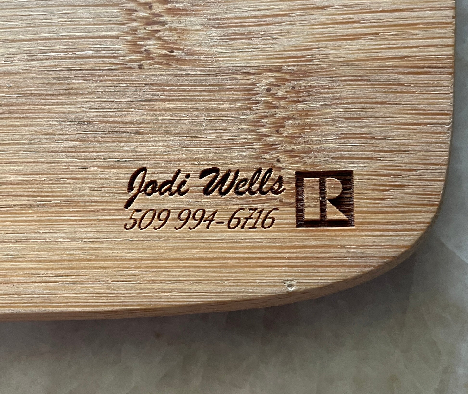 Realtor Personalized Medium Cutting Board: The Perfect Realtor Gift